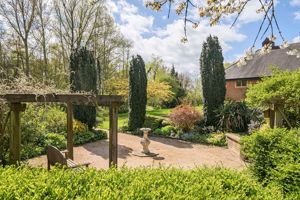 Estate Ground- click for photo gallery